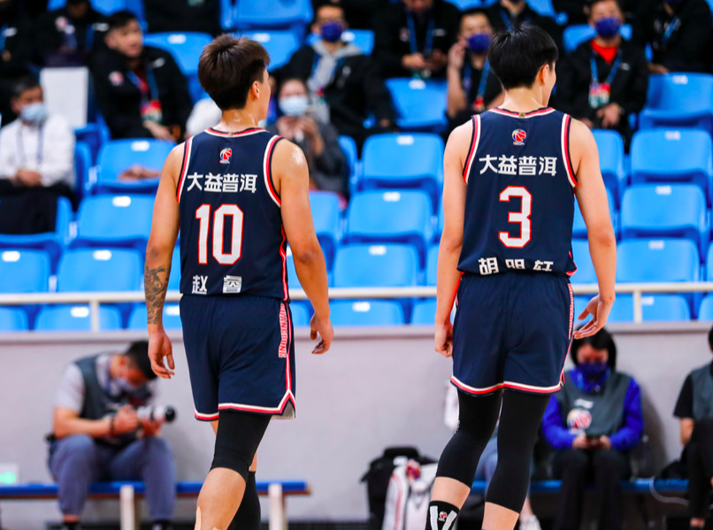 体育直播-西亚卡姆在TL比赛中伤愈复出多伦多猛龙集结日防线松动，里尔迎来里程碑备战CBA季后赛看傻球迷